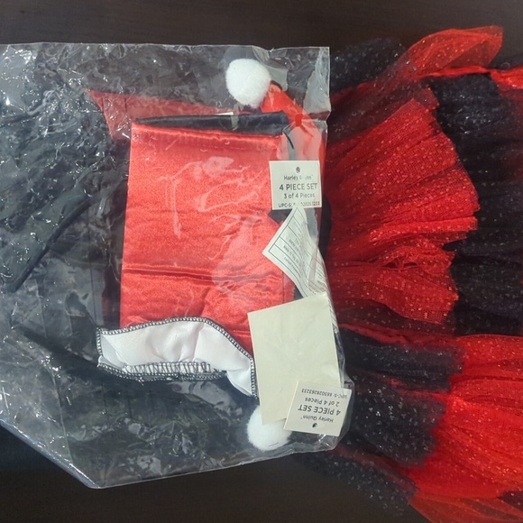 Kids Harley Quinn Jester Costume - Red and Black - NWT Size S 4-6 - Picture 3 of 4